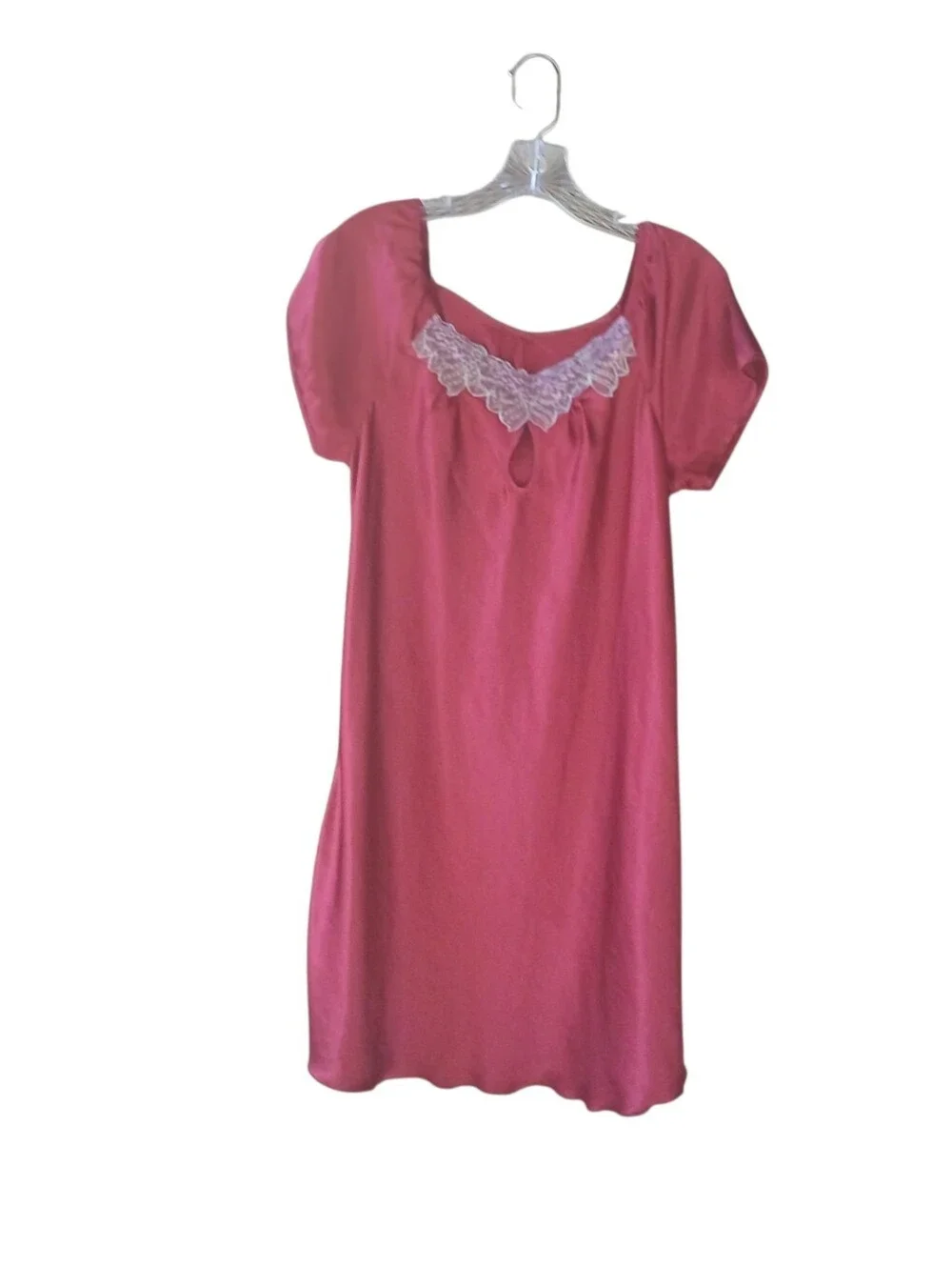 Red Short Sleeved Lace Applique Satin Nightgown Medium